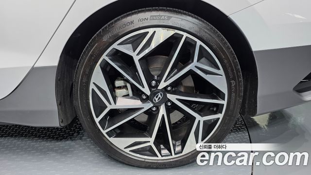Hyundai Ioniq 6 Long Range AWD Exclusive + 2023 — фото 21