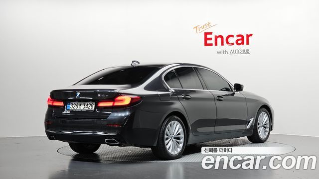 BMW 5 Series (G30) 530e Luxury 2021 — фото 2