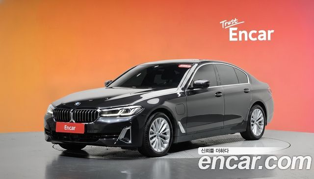 BMW 5 Series (G30) 530e Luxury 2021 — фото 1