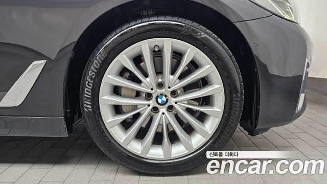 BMW 5 Series (G30) 530e Luxury 2021 — фото 21
