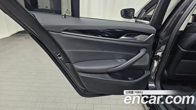 BMW 5 Series (G30) 530e Luxury 2021 — фото 25