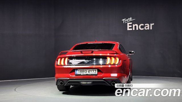 Ford Mustang Coupe 2022 — фото 4