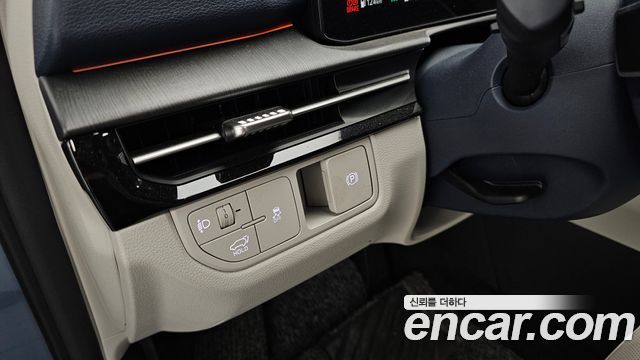 Kia Sportage (V) Gasoline 1.6 Turbo 2WD Signature 2025 — фото 15