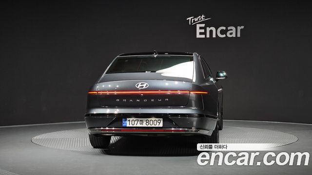 Hyundai Grandeur (GN7) 2,5 Gasoline 2WD Calligraphy 2023 — фото 4