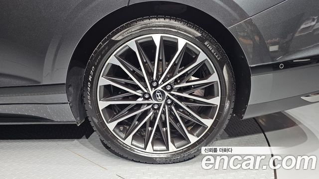 Hyundai Grandeur (GN7) 2,5 Gasoline 2WD Calligraphy 2023 — фото 21
