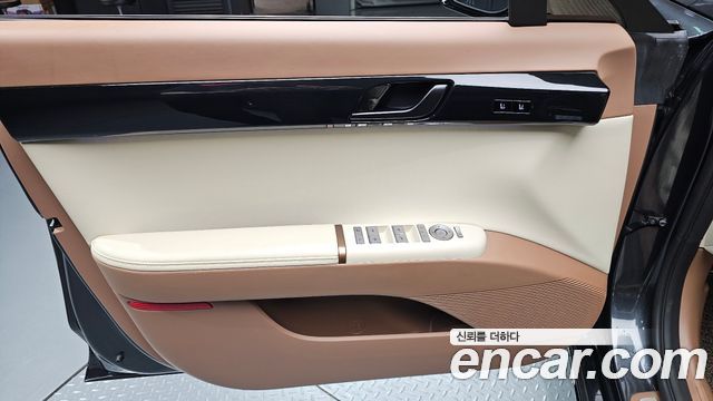 Hyundai Grandeur (GN7) 2,5 Gasoline 2WD Calligraphy 2023 — фото 24