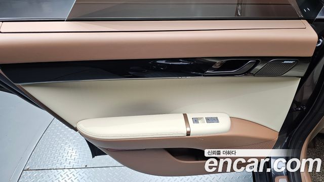 Hyundai Grandeur (GN7) 2,5 Gasoline 2WD Calligraphy 2023 — фото 25