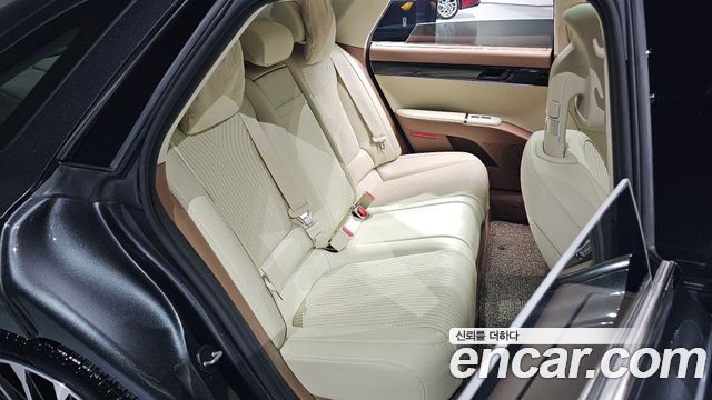 Hyundai Grandeur (GN7) 2,5 Gasoline 2WD Calligraphy 2023 — фото 26