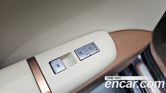 Hyundai Grandeur (GN7) 2,5 Gasoline 2WD Calligraphy 2023 — фото 34
