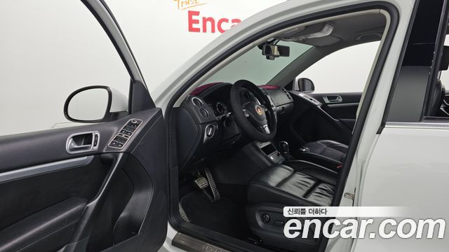 Volkswagen Tiguan 2.0 TDI Comfort 5N 2015 — фото 10