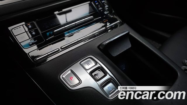 Hyundai Grandeur (IG) 3.0 LPi Rent Car Modern 2023 — фото 9