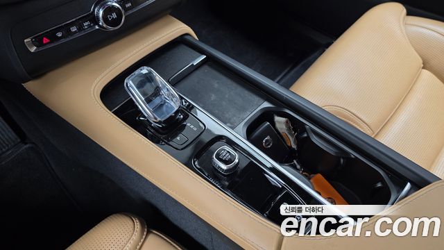 Volvo XC90 (II) T8 Inscription Hybird 2022 — фото 9