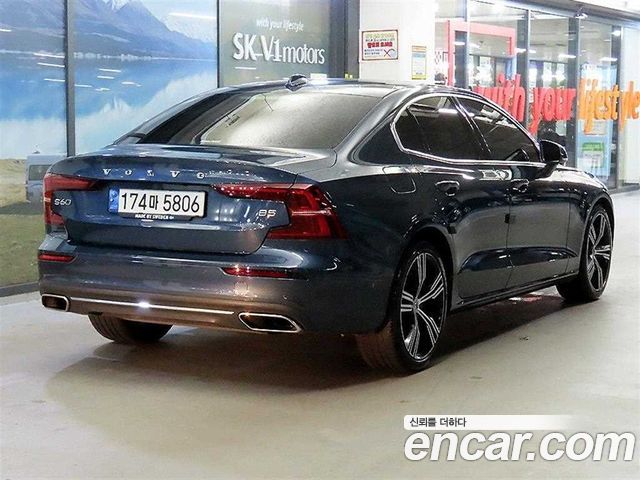 Volvo S60 (III) B5 Inscription 2022 — фото 4