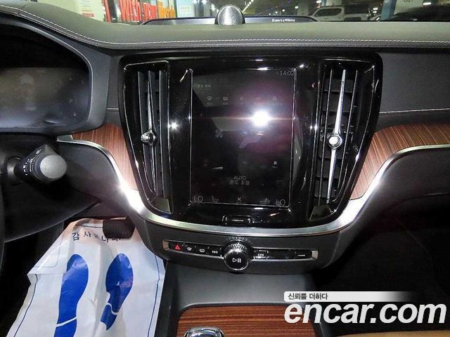 Volvo S60 (III) B5 Inscription 2022 — фото 15