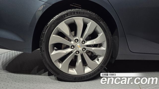 Chevrolet Malibu 2.0 Turbo Premier Special 2021 — фото 5