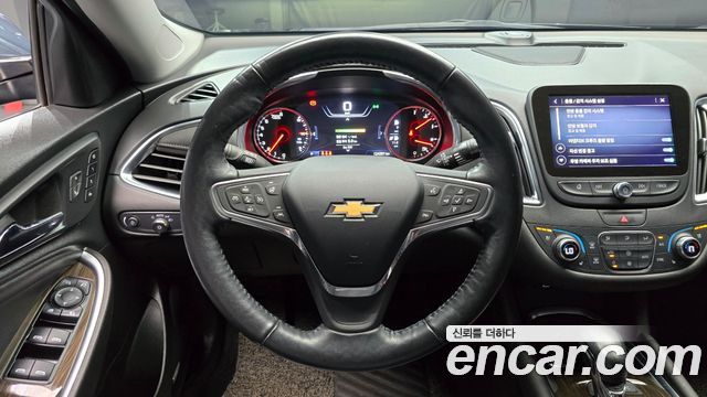 Chevrolet Malibu 2.0 Turbo Premier Special 2021 — фото 13