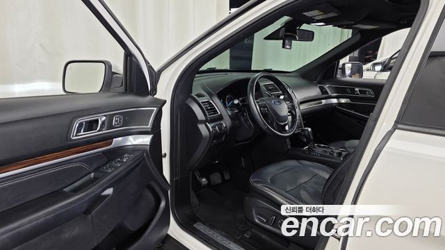 Ford Explorer 2.3 Limited 4WD 5th 2018 — фото 10