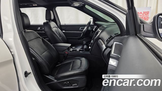Ford Explorer 2.3 Limited 4WD 5th 2018 — фото 11