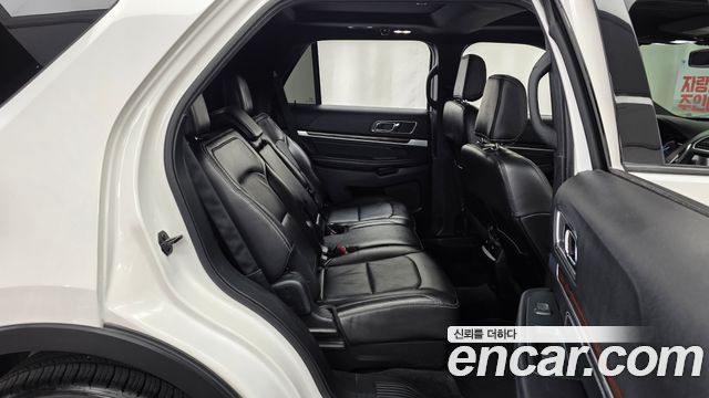 Ford Explorer 2.3 Limited 4WD 5th 2018 — фото 12