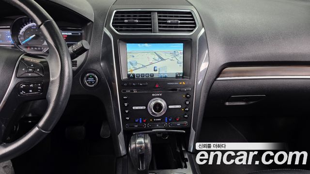 Ford Explorer 2.3 Limited 4WD 5th 2018 — фото 14