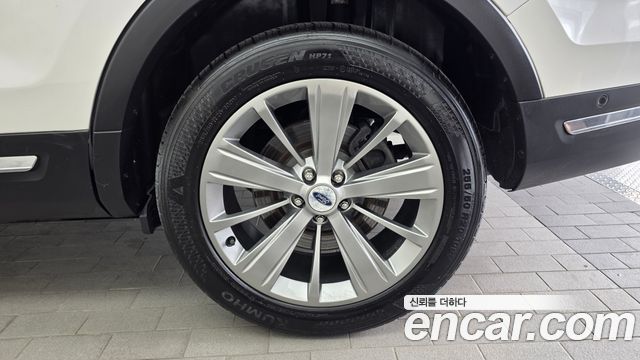 Ford Explorer 2.3 Limited 4WD 5th 2018 — фото 21