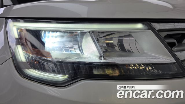 Ford Explorer 2.3 Limited 4WD 5th 2018 — фото 22
