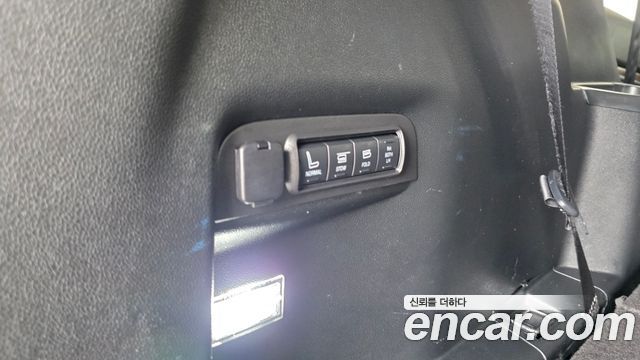 Ford Explorer 2.3 Limited 4WD 5th 2018 — фото 27