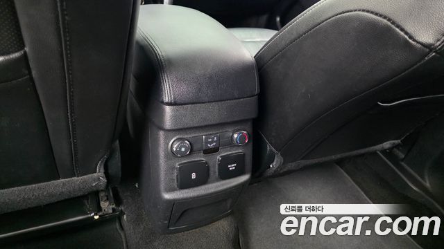 Ford Explorer 2.3 Limited 4WD 5th 2018 — фото 32