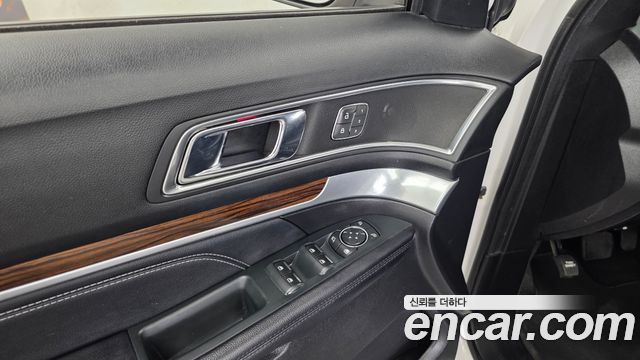 Ford Explorer 2.3 Limited 4WD 5th 2018 — фото 36