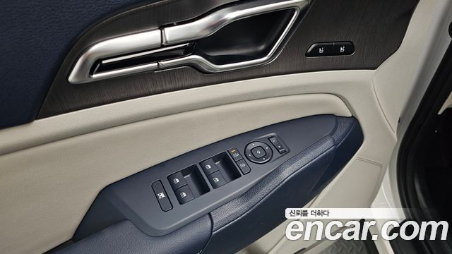 Kia Sportage (V) Gasoline 1.6 Turbo 2WD Signature 2025 — фото 17
