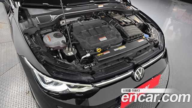 Volkswagen Golf (VIII) 2.0 TDI Prestige 2024 — фото 6