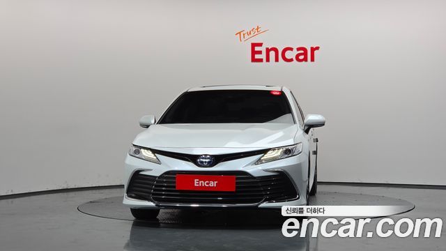 Toyota Camry (XV70) 2.5 XLE Hybrid 2024 — фото 3