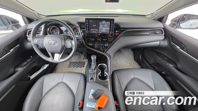 Toyota Camry (XV70) 2.5 XLE Hybrid 2024 — фото 7