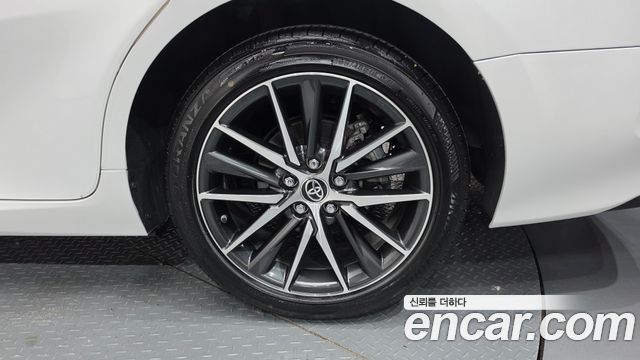 Toyota Camry (XV70) 2.5 XLE Hybrid 2024 — фото 27