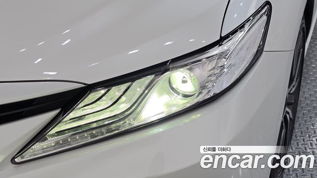 Toyota Camry (XV70) 2.5 XLE Hybrid 2024 — фото 28