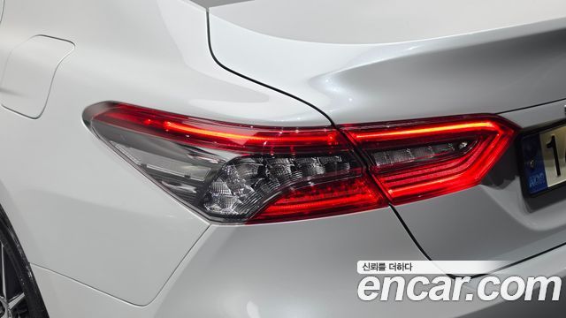 Toyota Camry (XV70) 2.5 XLE Hybrid 2024 — фото 29