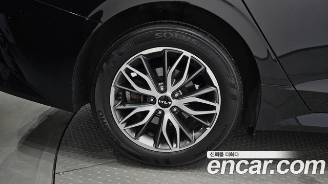 Kia K5 (III) 2.0 Trendy 2023 — фото 27