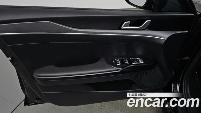 Kia K5 (III) 2.0 Trendy 2023 — фото 30