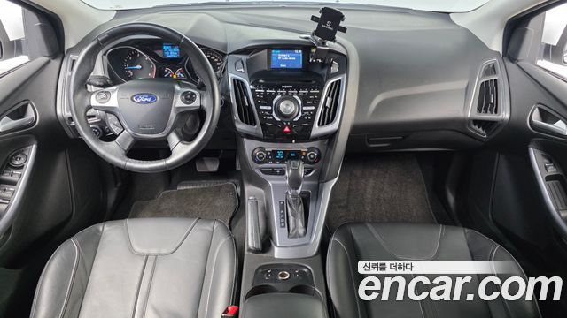 Ford Focus 2.0 Diesel Titanium Hatchback 3rd 2015 — фото 7
