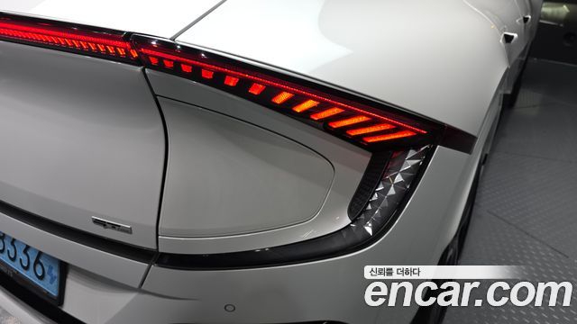 Kia EV6 Long Range GT Line 2022 — фото 23