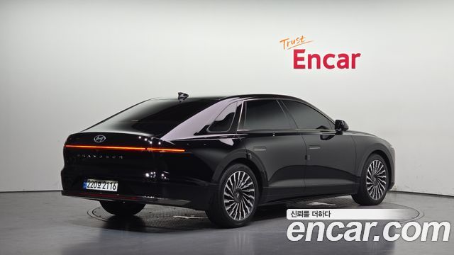 Hyundai Grandeur (GN7) 2,5 Gasoline 2WD Calligraphy 2023 — фото 2