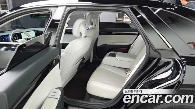 Hyundai Grandeur (GN7) 2,5 Gasoline 2WD Calligraphy 2023 — фото 15