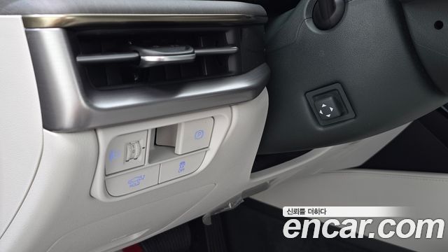 Hyundai Grandeur (GN7) 2,5 Gasoline 2WD Calligraphy 2023 — фото 19