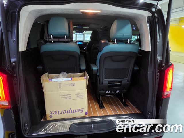 Mercedes-Benz V-Class V300 CDI W447 2022 — фото 7