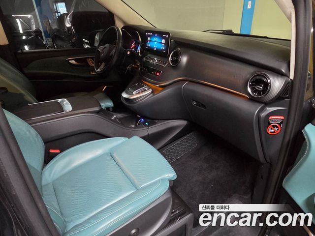 Mercedes-Benz V-Class V300 CDI W447 2022 — фото 15