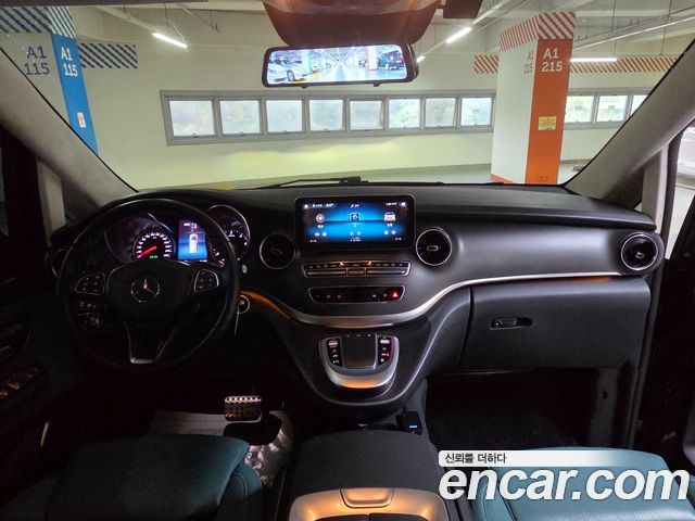 Mercedes-Benz V-Class V300 CDI W447 2022 — фото 16