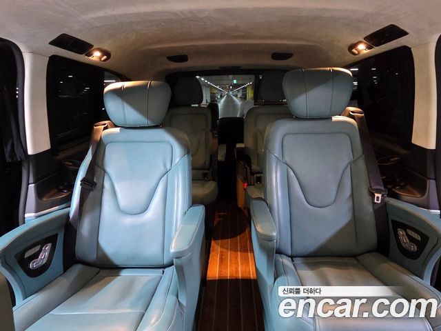 Mercedes-Benz V-Class V300 CDI W447 2022 — фото 18