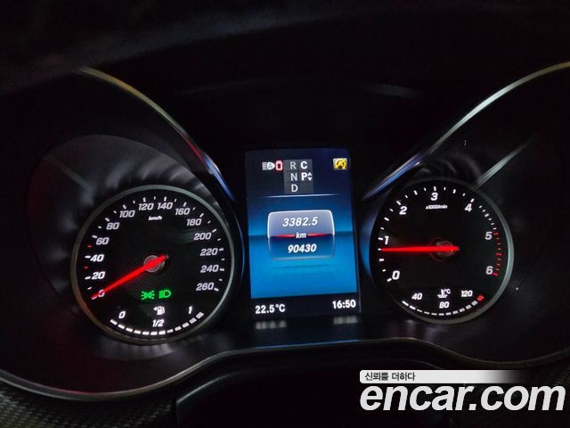 Mercedes-Benz V-Class V300 CDI W447 2022 — фото 20