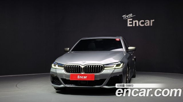 BMW 5 Series (G30) M550i xDrive 2023 — фото 3