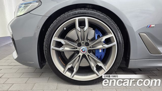 BMW 5 Series (G30) M550i xDrive 2023 — фото 5